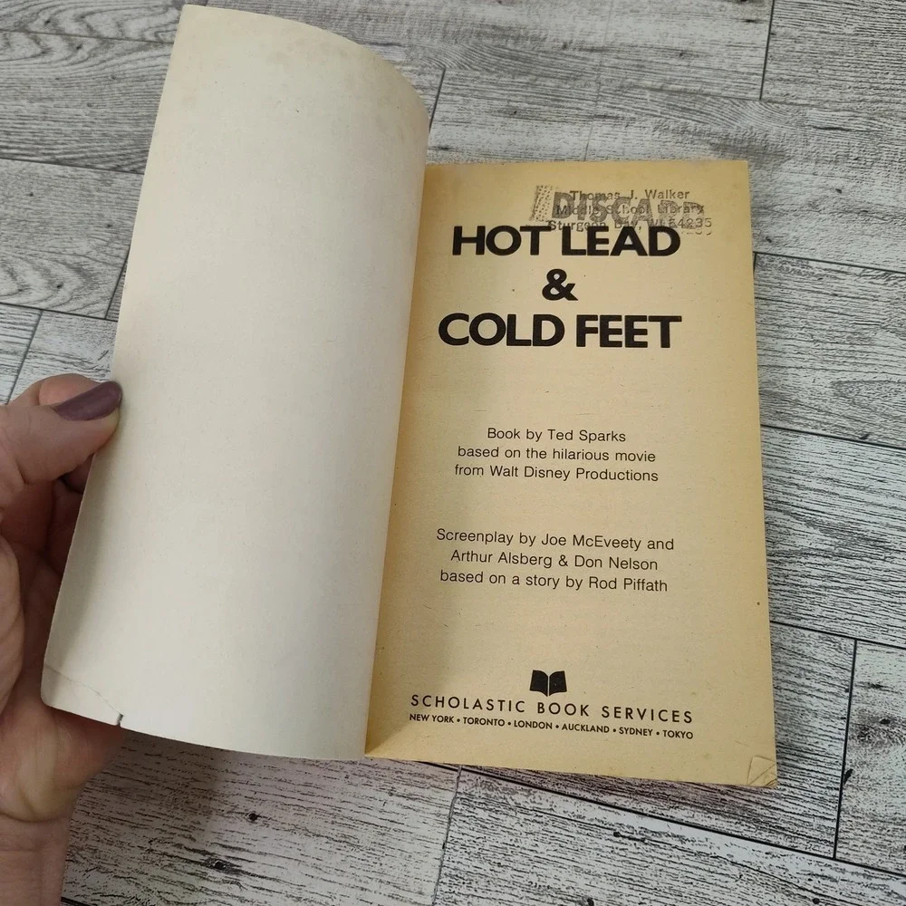 HOT LEAD‎ AND COLD FEET Walt Disney Paperback Based on Movie 1978 1st Edition
